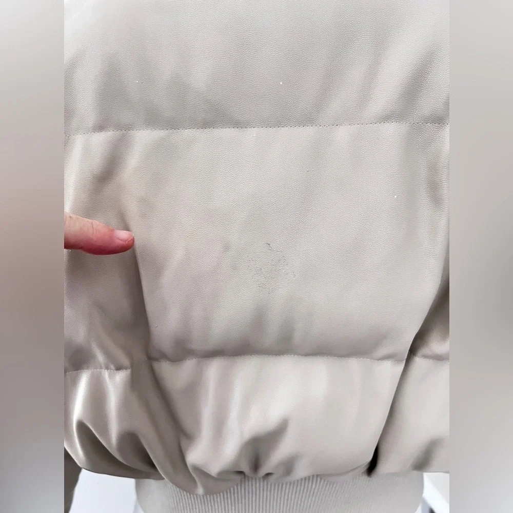 Saunders Collective Faux Leather Cream Puffer Jacket size medium - Picture 8 of 16